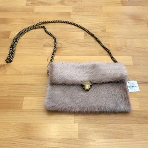 New Evelyn K faux fur bag light blush pink/beige